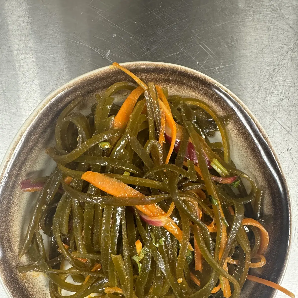 凉拌海带 seaweed salad